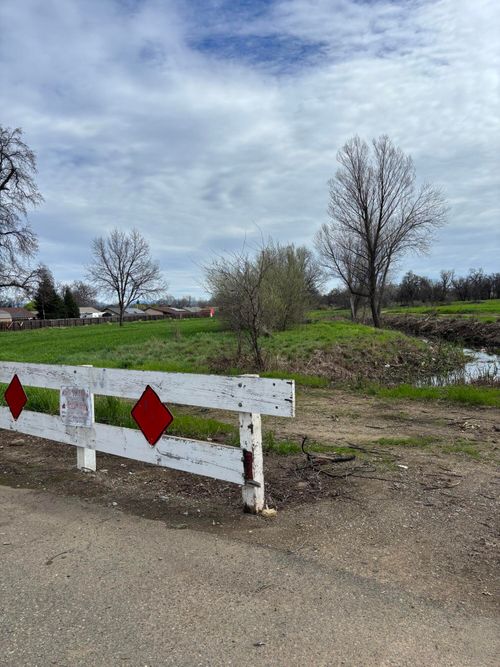 000 Gateway Dr. Drive, Anderson, CA, 96007 | Card Image