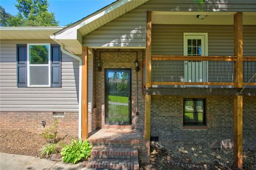 712 Beech Dr, Seneca, SC, 29678-4065 | Card Image