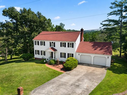 104 Eagle Dr, Catlettsburg, KY, 41129-8604 | Card Image