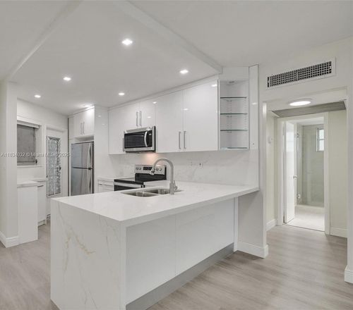 apt-116-18720 Ne 18th Ave, Miami, FL, 33179-4237 | Card Image