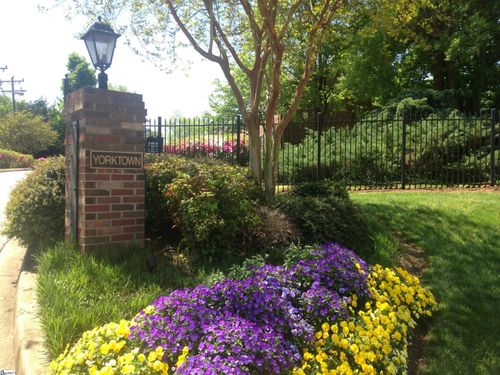 2530 E North St, Greenville, SC, 29615-1441 | Card Image