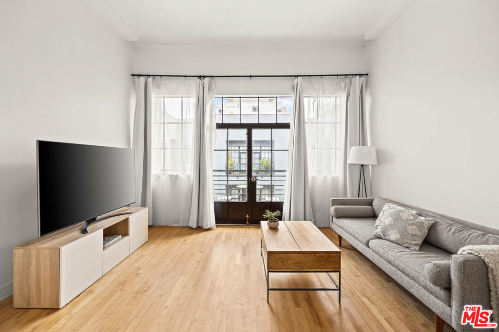 Residential Lease in Los Angeles 5