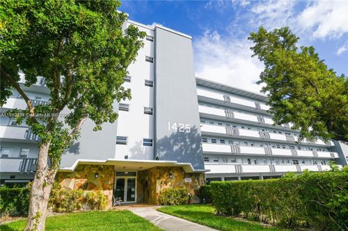 apt-204-1425 Atlantic Shores Blvd, Hallandale Beach, FL, 33009-3741 | Card Image