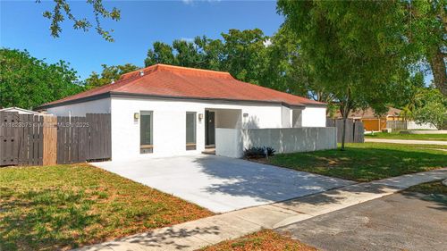 4996 Sw 95th Ave, Cooper City, FL, 33328-3413 | Card Image