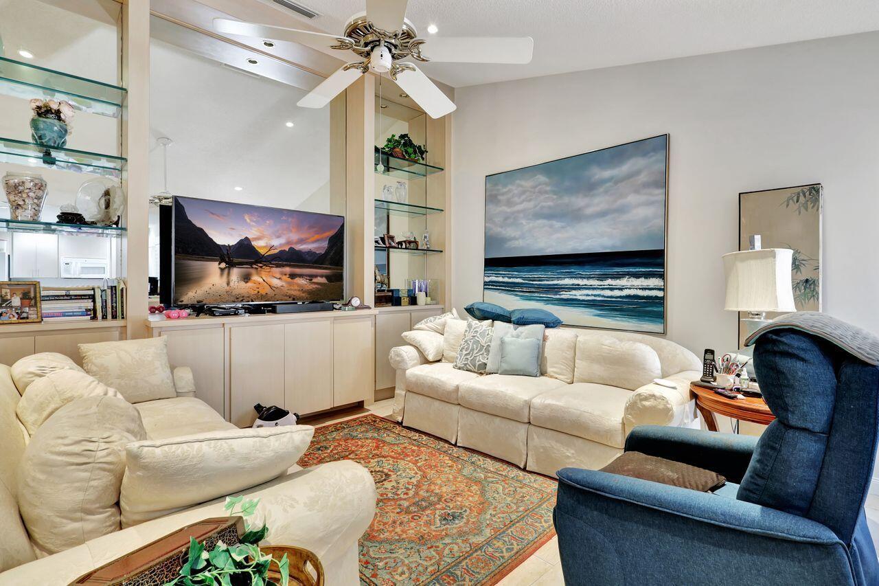 Geminata Oak Ct, Palm Beach Gardens, FL 33410