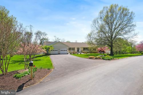 9500 Holsey Rd, DAMASCUS, MD, 20872-2418 | Card Image