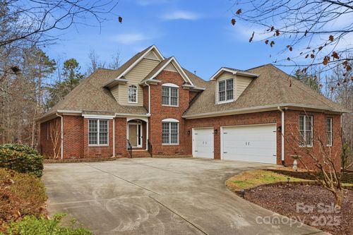 1427 Doe Ridge Ln, Fort Mill, SC, 29715-8802 | Card Image
