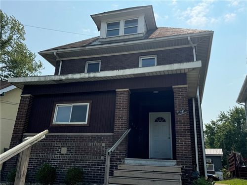 141 W Main St, Evans City, PA, 16033-1247 | Card Image