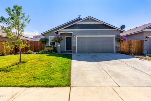 2466 Sw Metolius Ave, Redmond, OR, 97756-2967 | Card Image