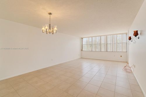 apt-219e-1300 Ne Miami Gardens Dr, Miami, FL, 33179-4730 | Card Image