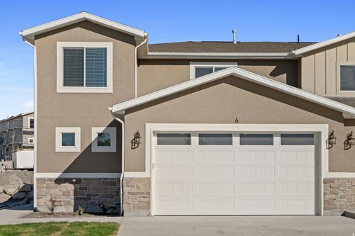 199-200 W 1200 S, Tremonton, UT, 84337-4507 | Card Image