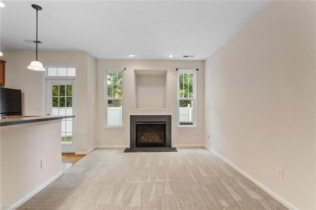 2741 Deep Creek Cmn, House attached with 2 bedrooms, 3 bathrooms and null parking in Chesapeake VA | Image 7