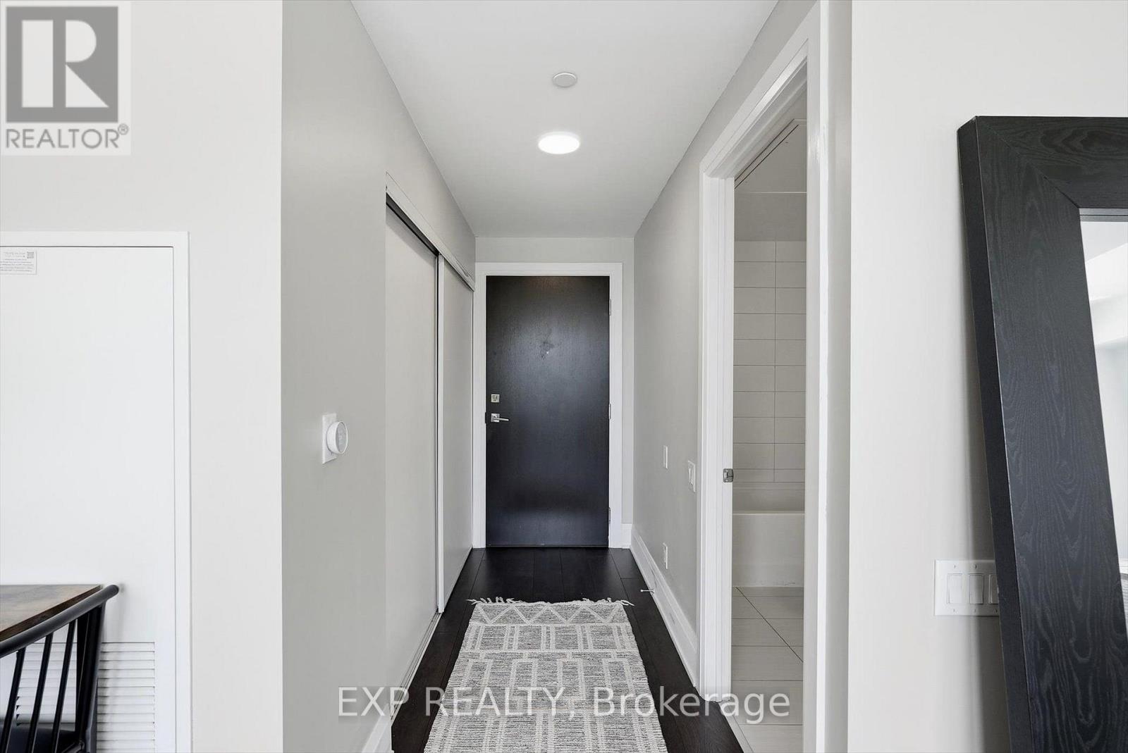 Residential Lease in Toronto (Edenbridge-Humber Valley) 5