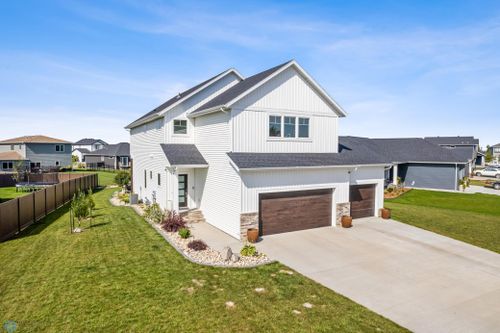 7737 Firefly Lane, Fargo, ND, 58047 | Card Image