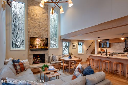 201c-800 S Mill St, Aspen, CO, 81611-1864 | Card Image