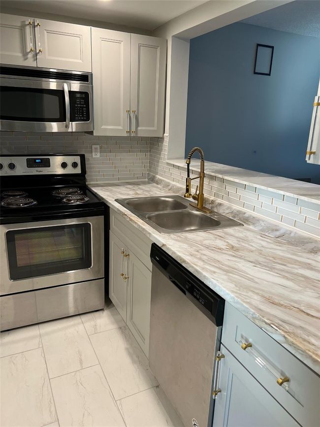 APT-209 - 9070 Lime Bay Blvd, Condo with 1 bedrooms, 2 bathrooms and null parking in Tamarac FL | Image 23