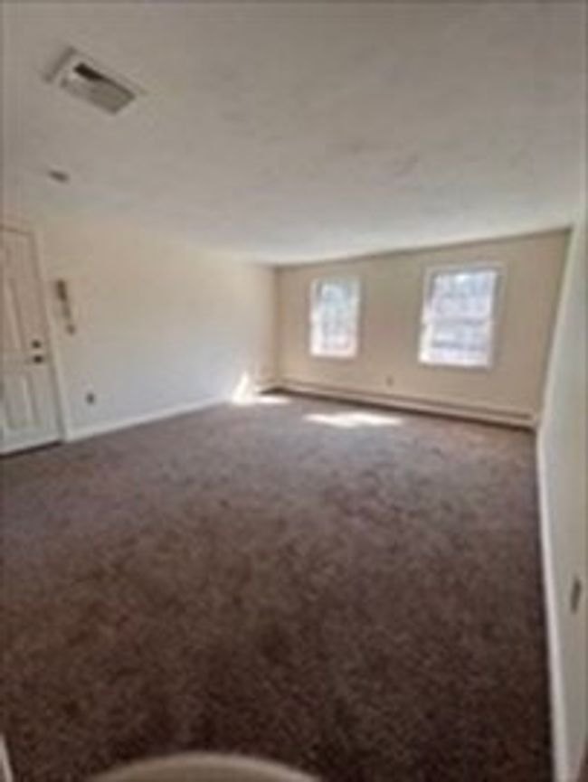 APT-3 - 1 Gault Rd, Condo with 2 bedrooms, 1 bathrooms and 2 parking in West Wareham MA | Image 5