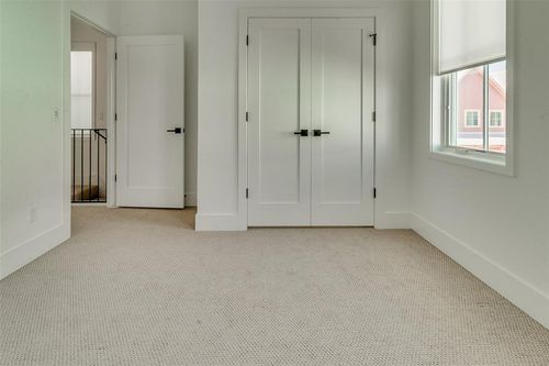 1056 Hangar Dr, Oklahoma City, OK, 73108-3522 | Card Image