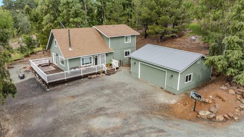 7067 Cane Ln, Valley Springs, CA, 95252-8885 | Card Image