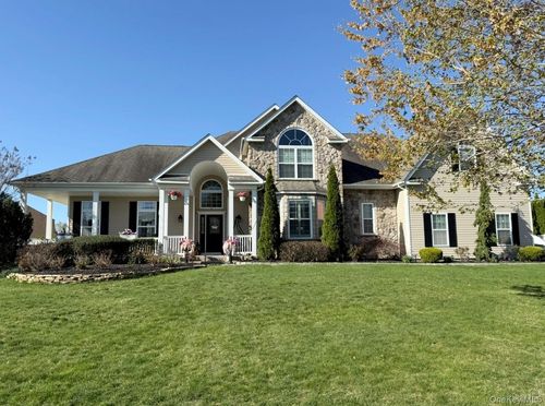 39 Sherwood Dr, Shoreham, NY, 11786-2053 | Card Image