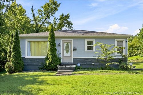 2411 Jollissaint Ave, New Albany, IN, 47150-3946 | Card Image