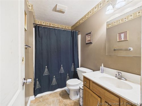 3114 Heritage Heights Way, Jeffersonville, IN, 47130-8933 | Card Image