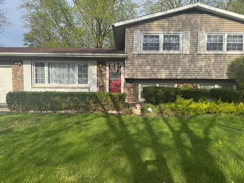 318 W Hackberry Dr, Arlington Heights, IL, 60004-1937 | Card Image