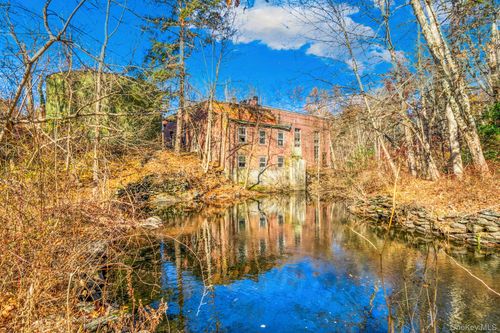 37 E Market St, Hyde Park, NY, 12538-1603 | Card Image