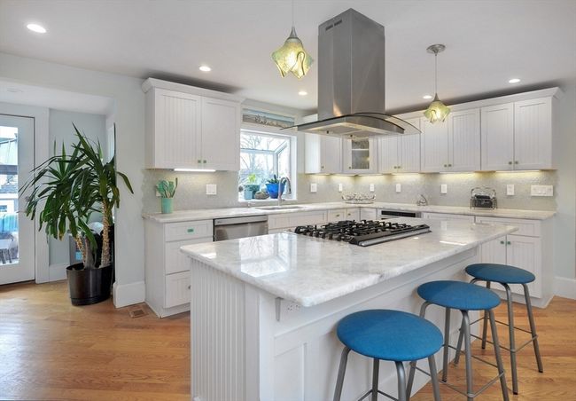 14 Lewis St, House other with 5 bedrooms, 4 bathrooms and 9 parking in Hull MA | Image 8