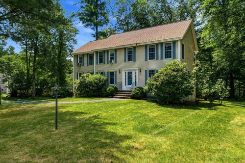 8 Wesley Ln, Salem, NH, 03079-6808 | Card Image