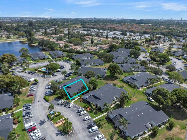 4389 Willow Pond Cir, Condo with 2 bedrooms, 2 bathrooms and null parking in West Palm Beach FL | Image 49