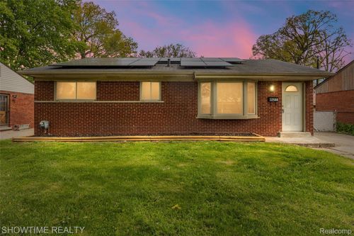 32544 Hazelwood St, Westland, MI, 48186-8938 | Card Image