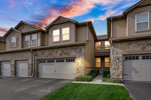 1877-1877 Crenshaw Cir, Vernon Hills, IL, 60061-1242 | Card Image