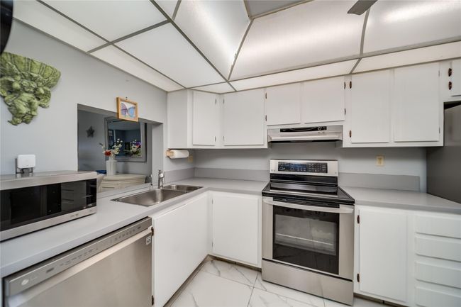 KITCHEN | Image 7