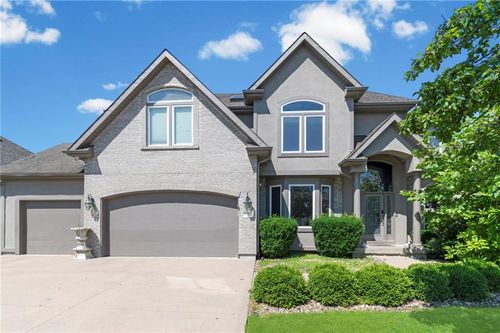 6304 N Kensington Ct, Kansas City, MO, 64119-5053 | Card Image