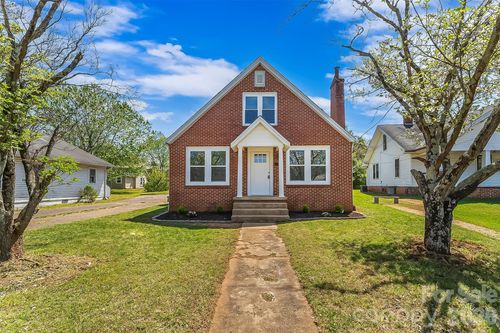608 E Concord St, Morganton, NC, 28655-3416 | Card Image