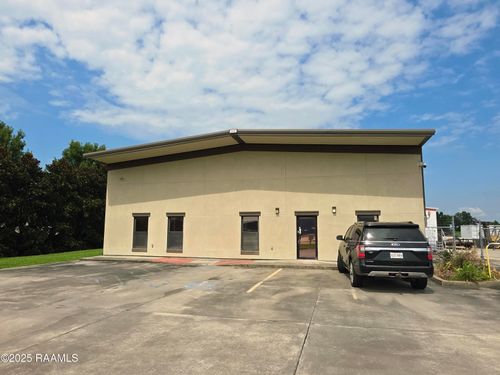 1017 Qcp Park Dr, Broussard, LA, 70518-8056 | Card Image