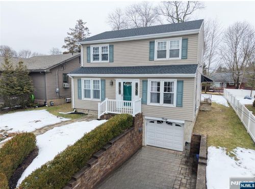 40 Hackensack Ave, Harrington Park, NJ, 07640-1315 | Card Image