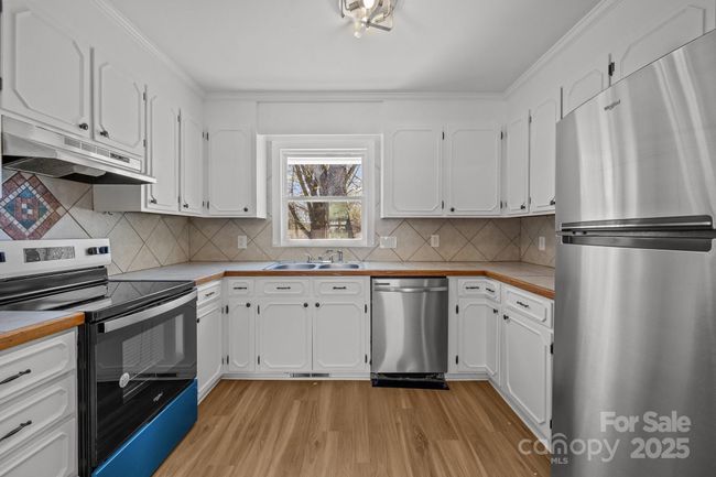 Kitchen | Image 18
