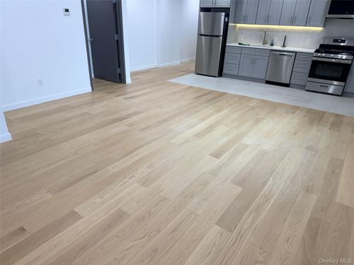 4823 44th Street, New York, NY, 11377 | Card Image