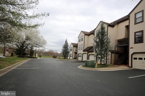 apt-205-3801 Ski Lodge Dr, BURTONSVILLE, MD, 20866-2135 | Card Image