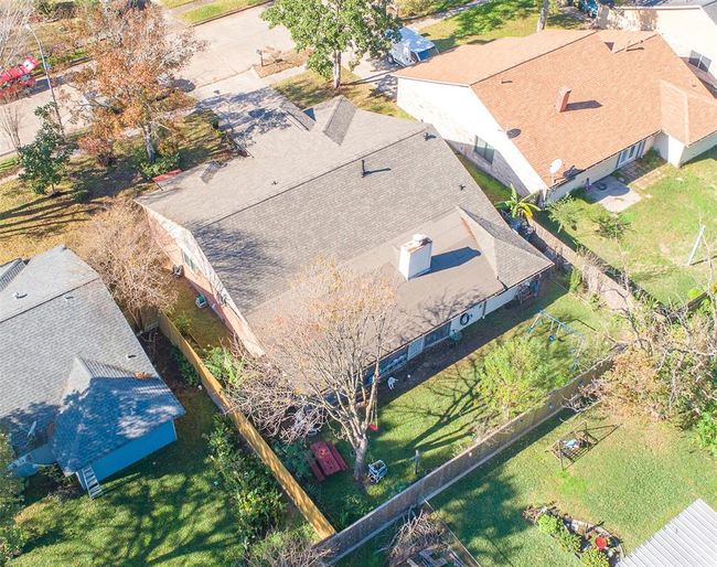 Aerial shot of the home and backyard | Image 31