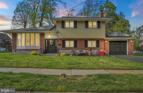 693 Thorny Ln, GLENDORA, NJ, 08029-1761 | Card Image