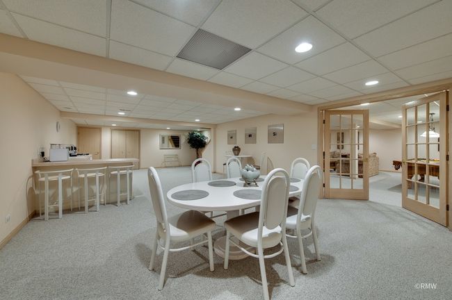 347 Saint Andrews Dr, Townhouse with 3 bedrooms, 4 bathrooms and 7 parking in Wood Dale IL | Image 29