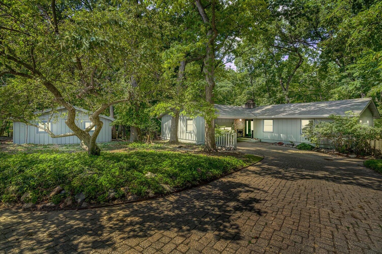 Oak Dr, Portland, MI 48875