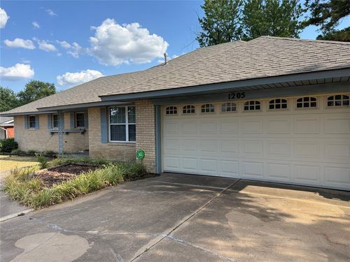 1205 Charles Dr, Shawnee, OK, 74804-4122 | Card Image