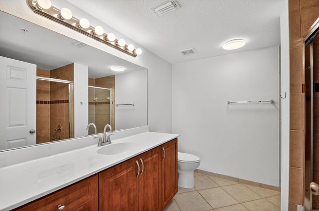 APT-304 - 6511 Emerald Dunes Dr, Condo with 2 bedrooms, 2 bathrooms and null parking in West Palm Beach FL | Image 19