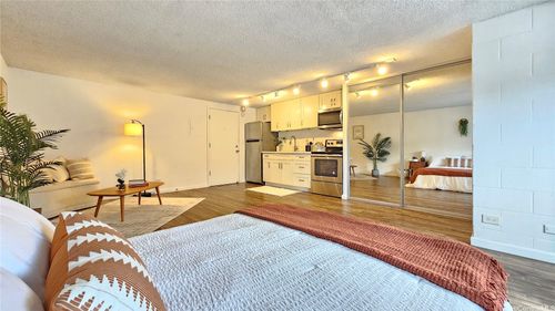 apt-108-824 Kinau St, Honolulu, HI, 96813-2522 | Card Image