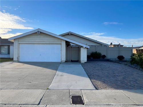 8422 Menkar Rd, San Diego, CA, 92126-1327 | Card Image