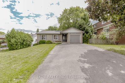 79 Ann St, House other with 3 bedrooms, 2 bathrooms and 5 parking in Dundas ON | Image 1